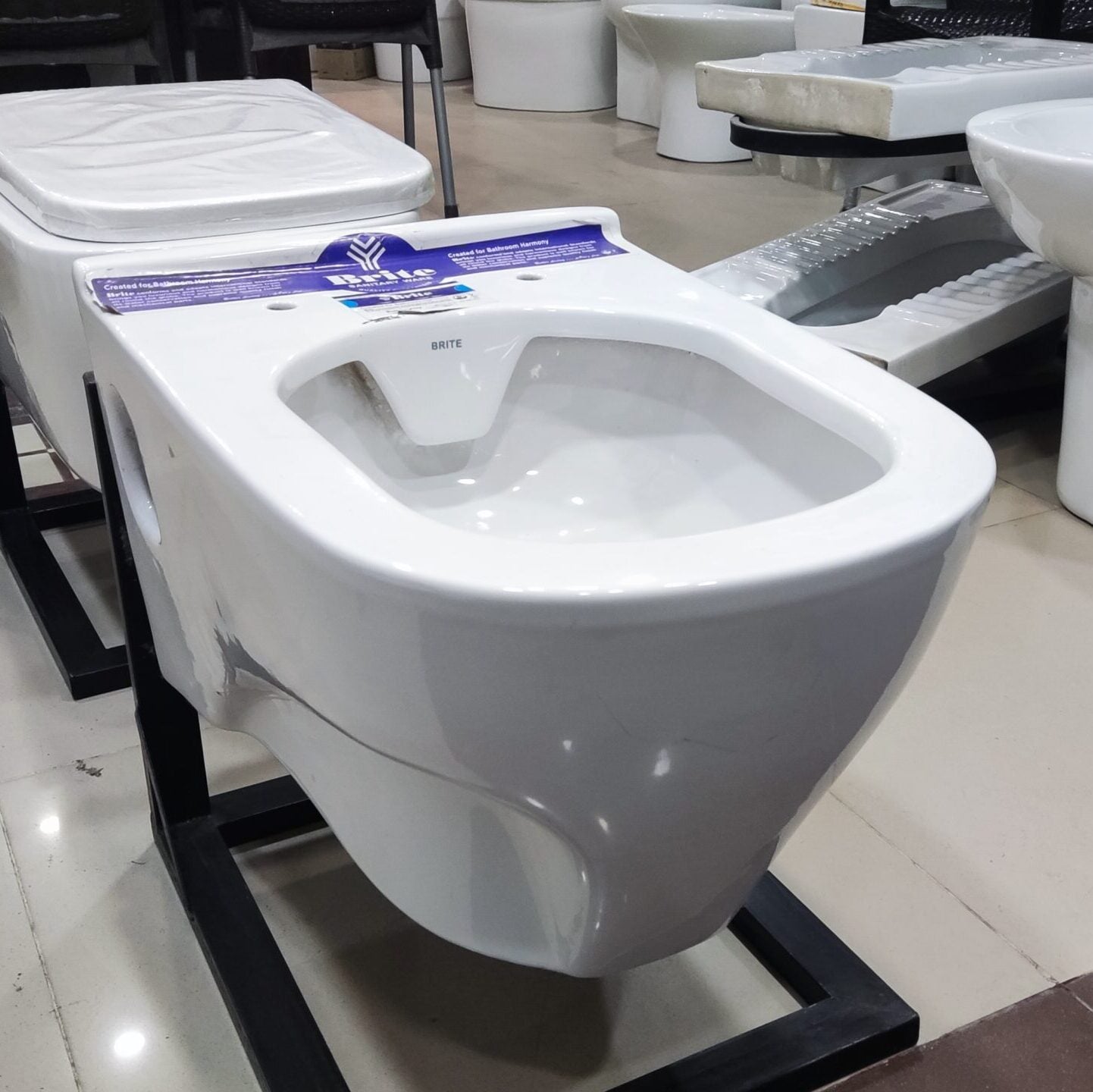 Wall Hung commode 003 Rimless – Brite Ceramics